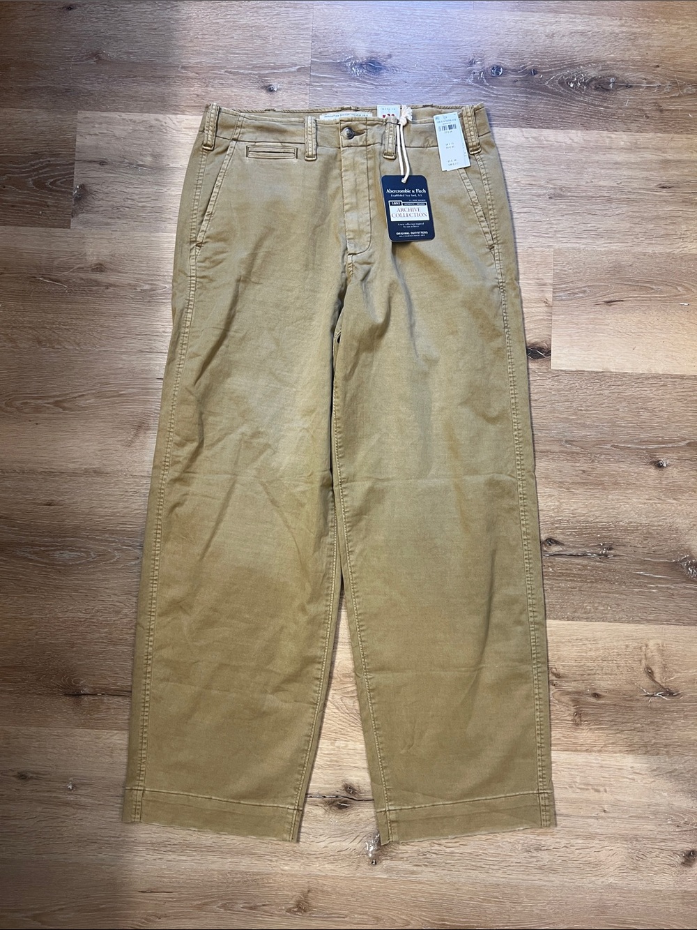 32x34 Baggy Chino NWT